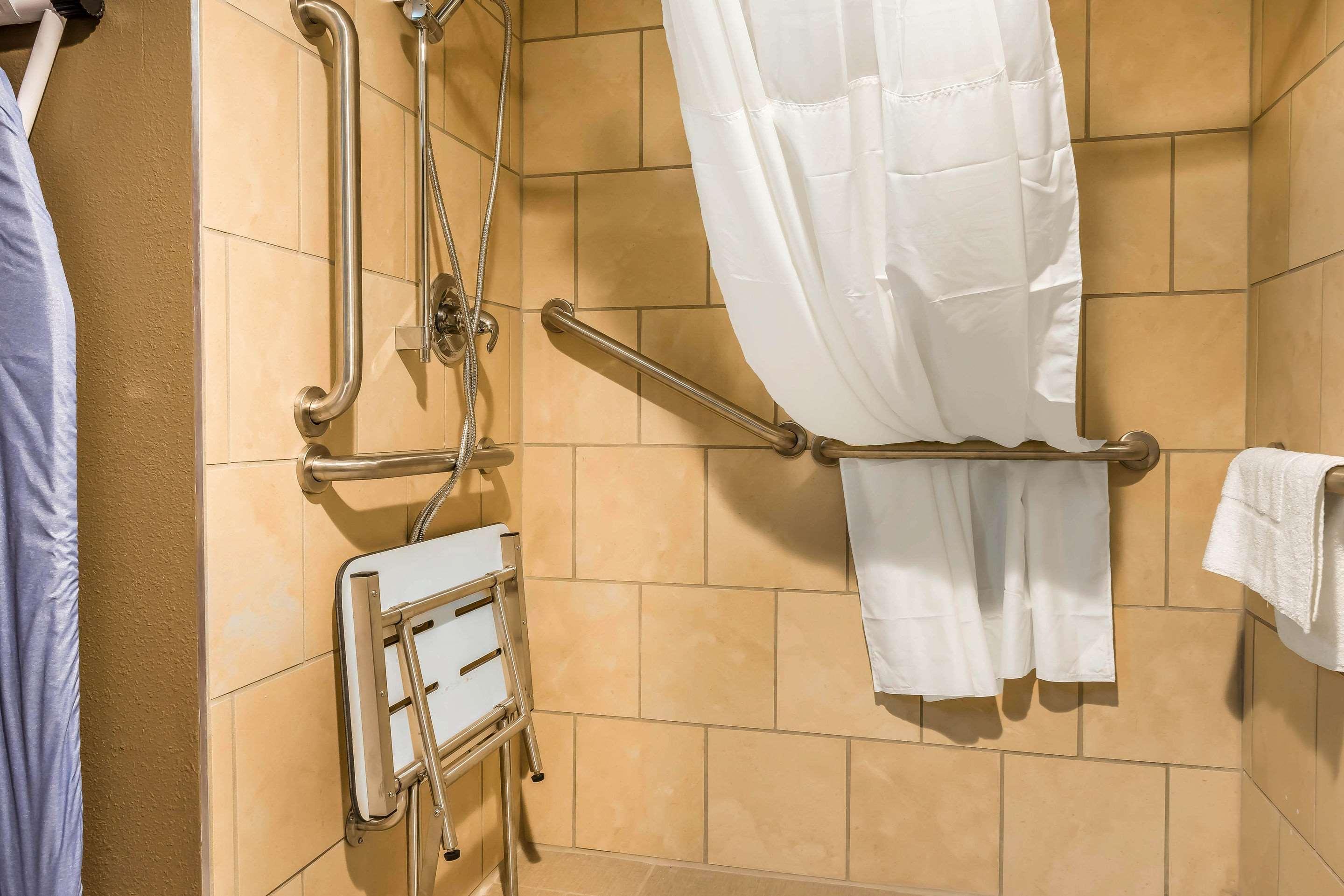 Clarion Inn Belle Vernon Εξωτερικό φωτογραφία