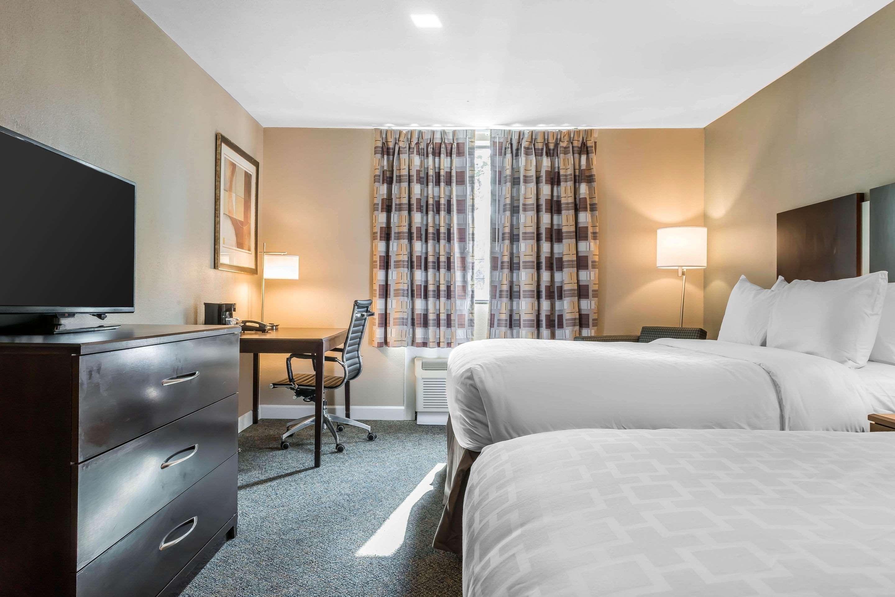 Clarion Inn Belle Vernon Εξωτερικό φωτογραφία