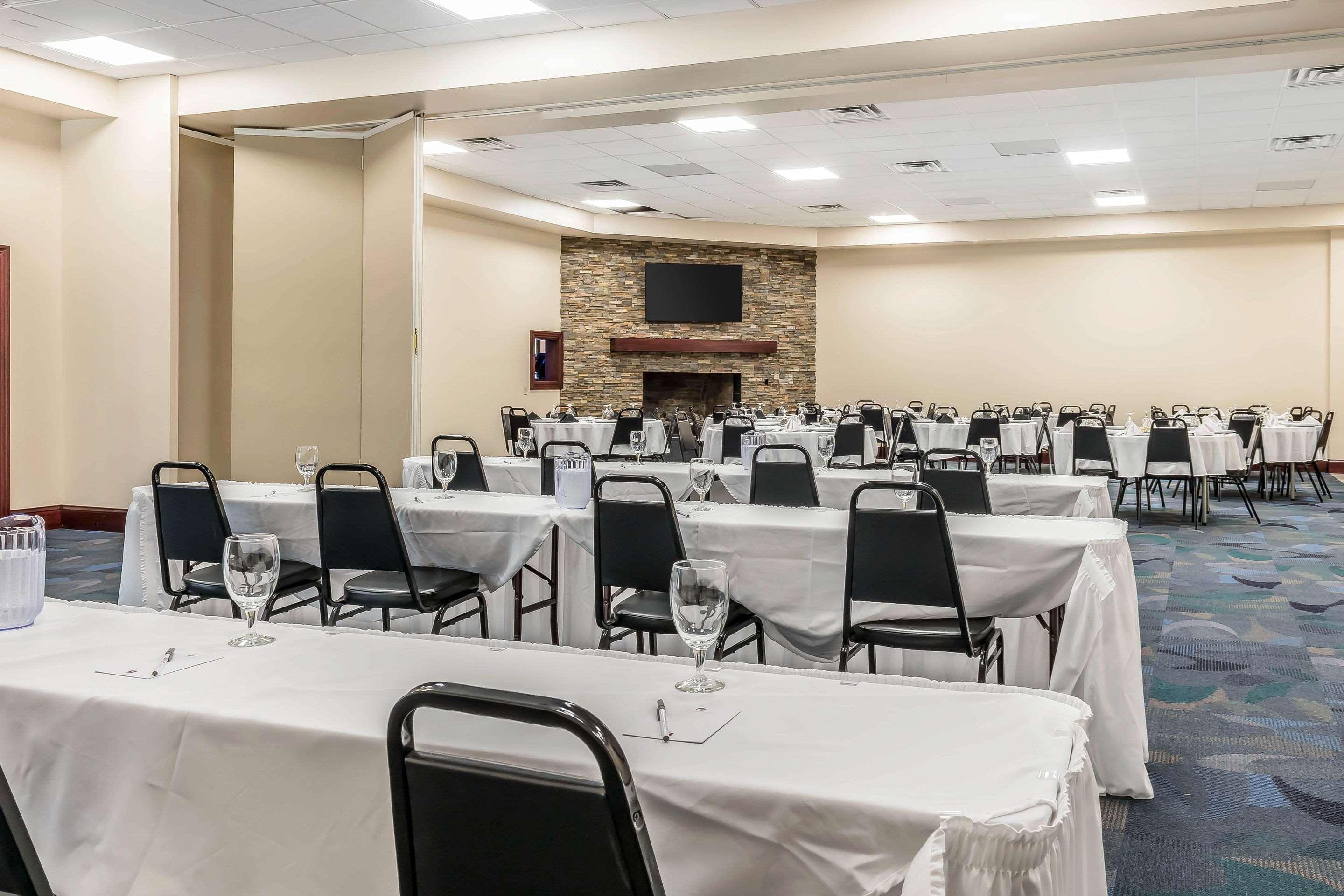 Clarion Inn Belle Vernon Εξωτερικό φωτογραφία